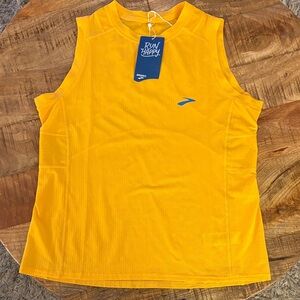 Brooks Yellow Sleeveless Running Tank